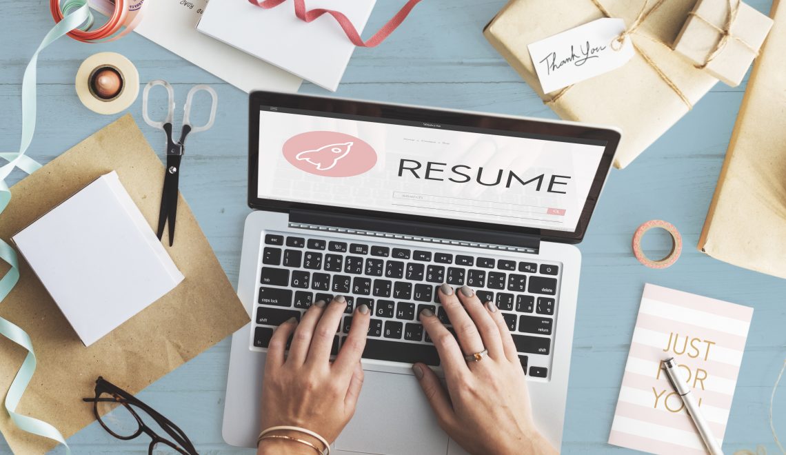 How to Write a Resume in 2025 (With 10+ Years of Experience)